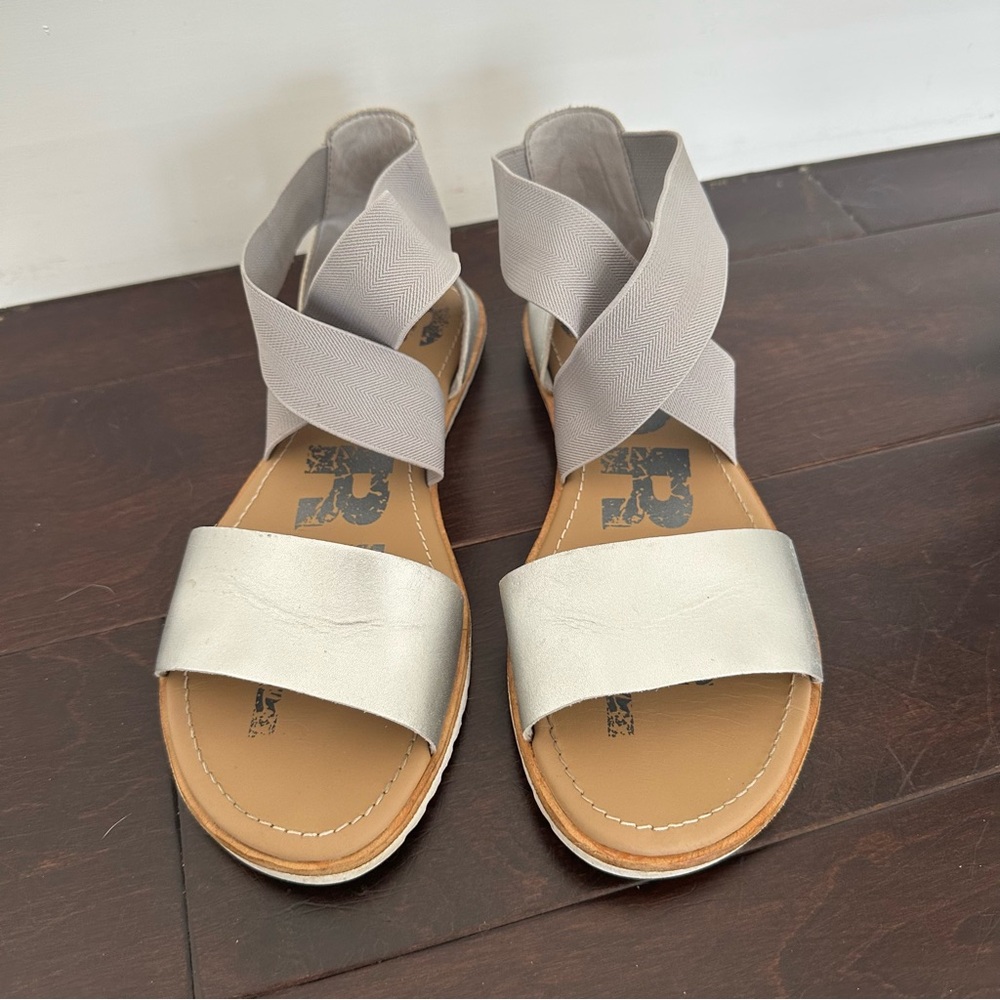 Sorel Stylish Women's Sandals in Silver and Gray